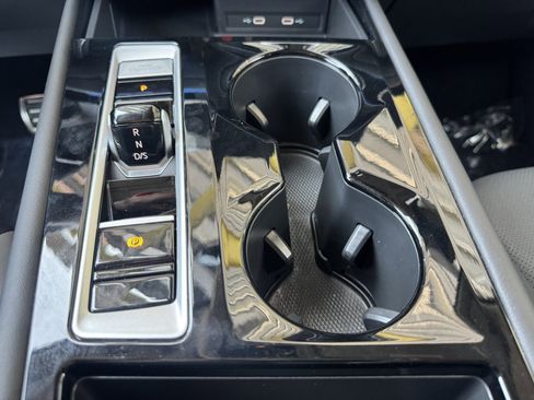 Used 2024 Volkswagen Atlas Peak Edition SE image 23