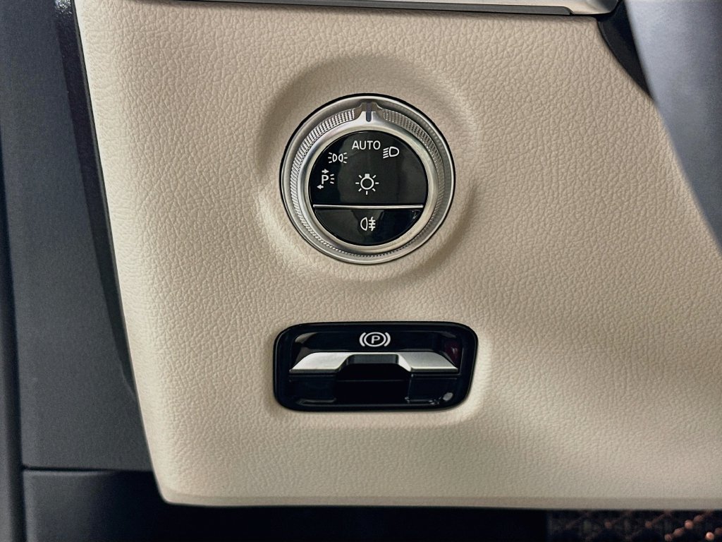Certified 2026 Mercedes-Benz C 300 Sedan image 10