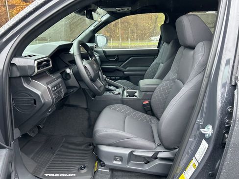 New 2025 Toyota Tacoma SR5 image 9