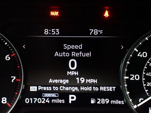 Used 2025 Mitsubishi Outlander SE AWD/4WD image 16