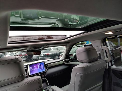 Used 2023 Toyota Sequoia Limited image 38