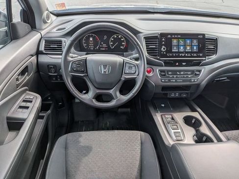 Used 2025 Honda Ridgeline Sport image 31