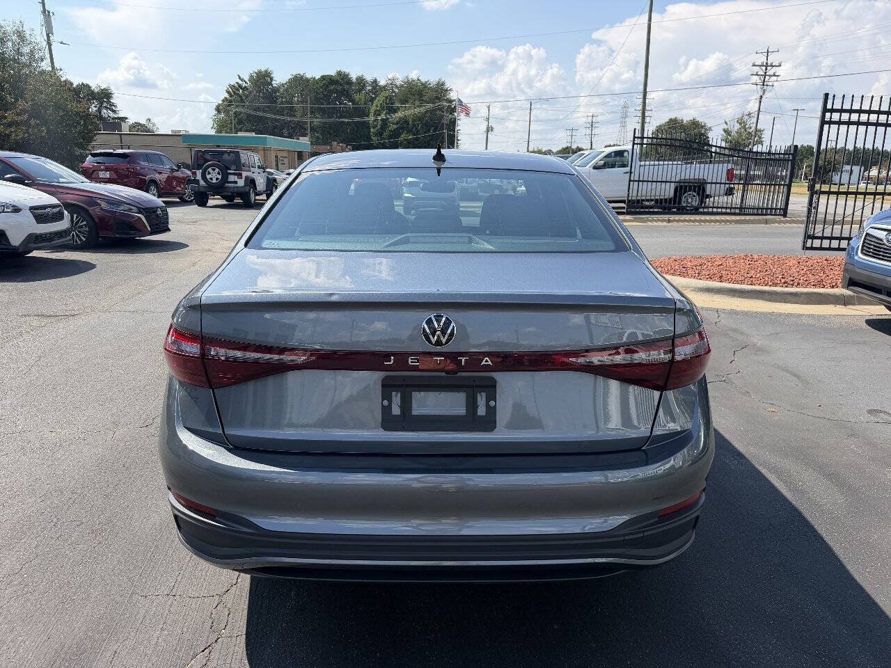 Used 2025 Volkswagen Jetta Sport FWD image 6