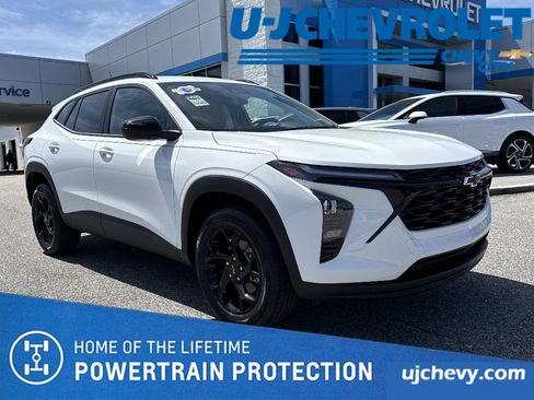 New 2026 Chevrolet Trax LT w/ Midnight Edition FWD image 1