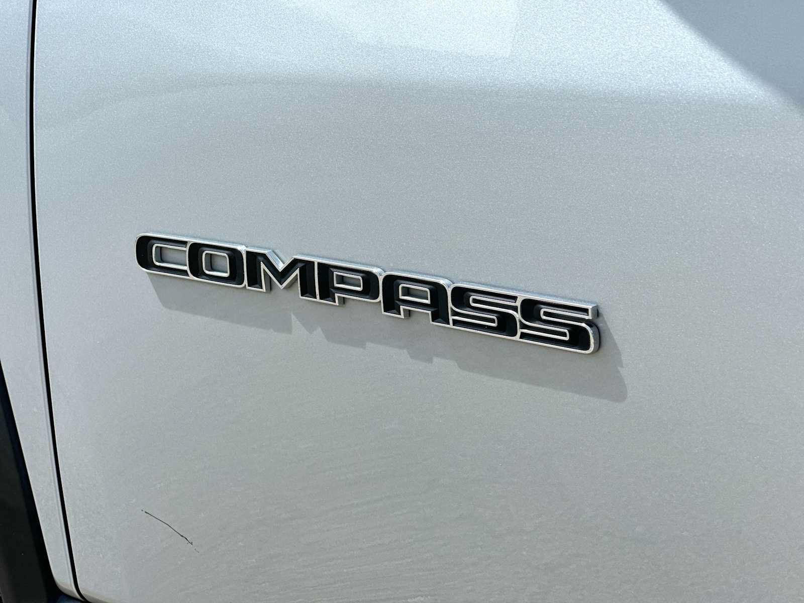 Used 2025 Jeep Compass Limited AWD/4WD image 15