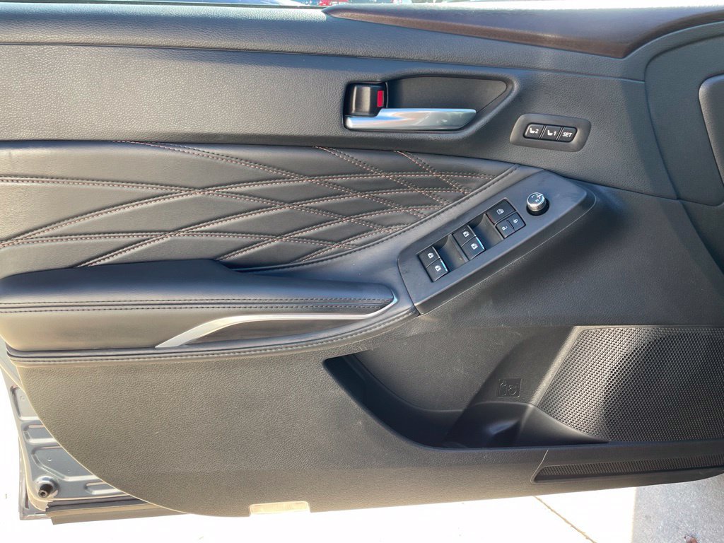 Used 2021 Toyota Avalon Limited w/ Advanced Safety Package FWD image 18