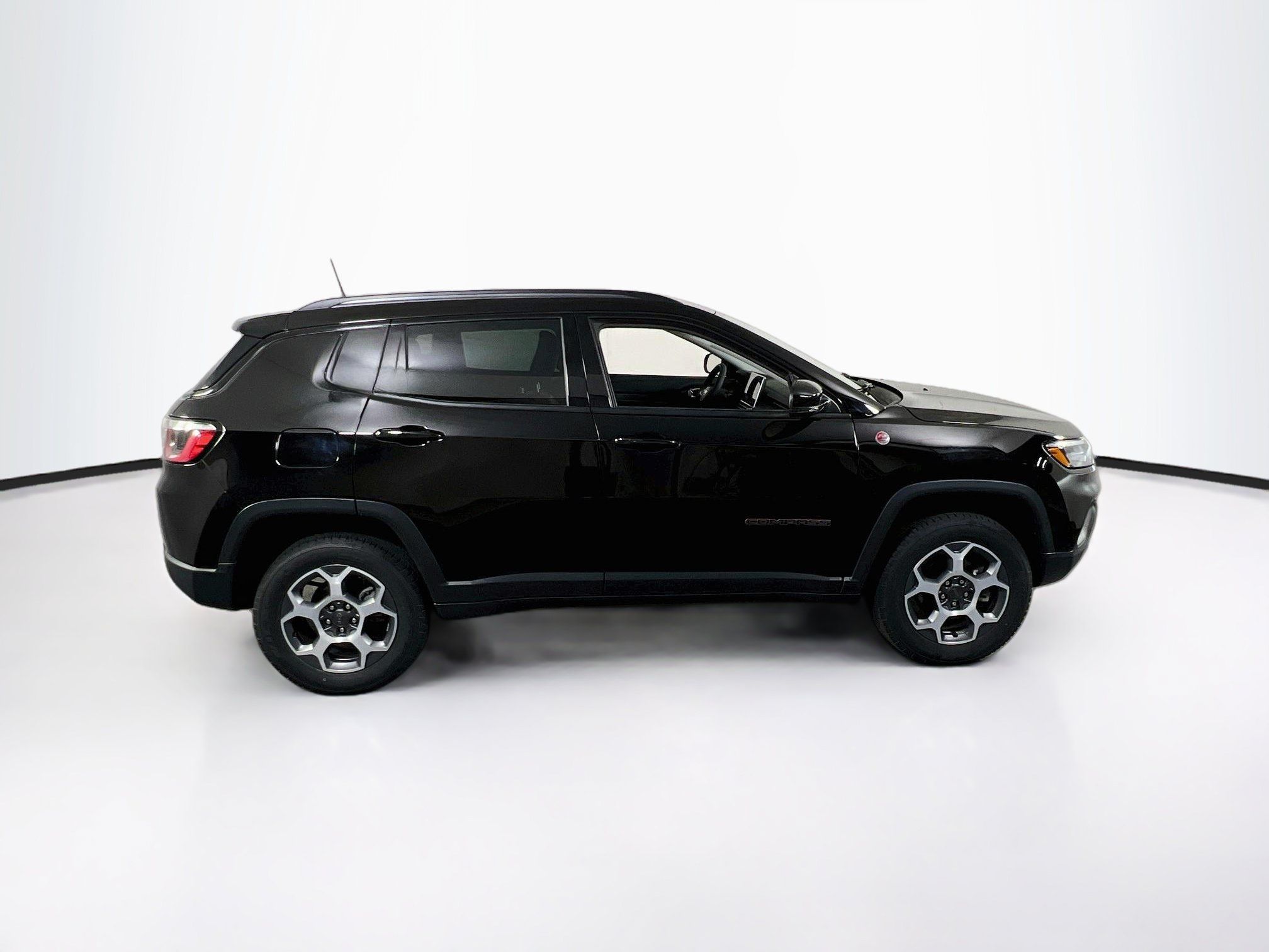 Used 2022 Jeep Compass Trailhawk AWD/4WD image 4