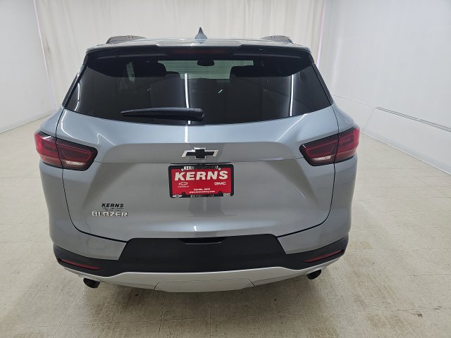 Used 2024 Chevrolet Blazer LT w/ Convenience Package FWD image 17
