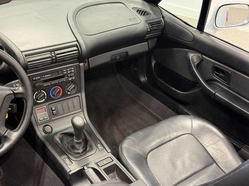 Used 1996 BMW Z3 1.9 RWD image 32