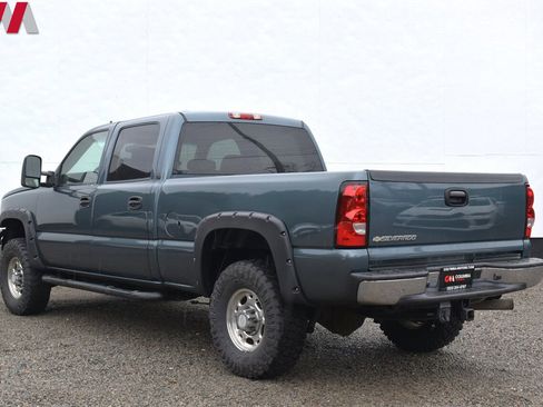 Used 2006 Chevrolet Silverado 2500 LT w/ Heavy-Duty Power Package image 2