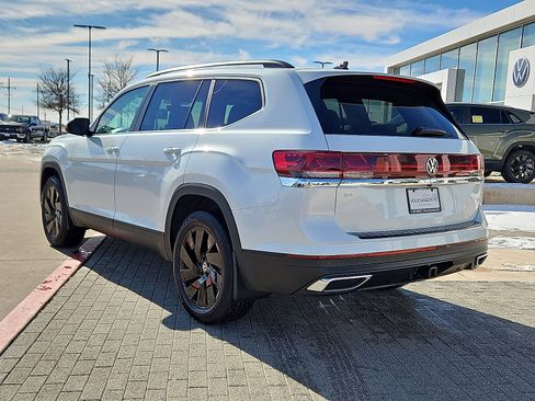 New 2026 Volkswagen Atlas SE image 2