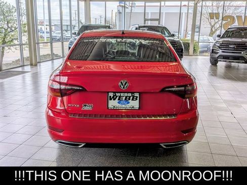 Used 2019 Volkswagen Jetta R-Line w/ R-Line Cold Weather Package FWD image 7