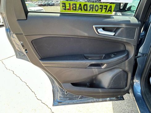 Used 2018 Ford Edge SE FWD image 13