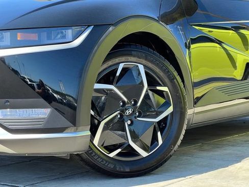 Certified 2024 Hyundai Ioniq 5 SEL RWD image 2