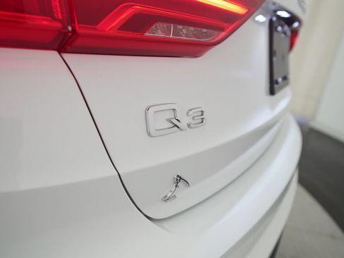 Used 2025 Audi Q3 2.0T Premium AWD/4WD image 33