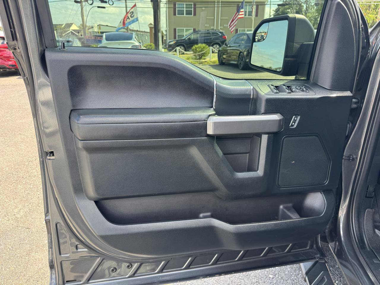 Used 2020 Ford F150 XLT w/ Equipment Group 302A Luxury AWD/4WD image 9