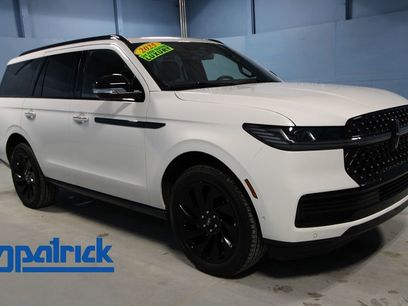 Used 2025 Lincoln Navigator Reserve w/ Jet Appearance Package