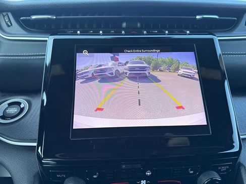 Used 2023 Jeep Grand Cherokee L Laredo image 18