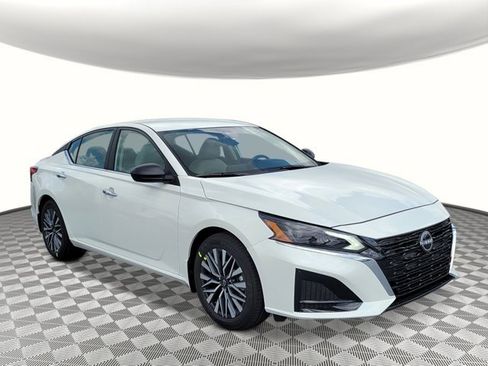 New 2025 Nissan Altima 2.5 SV image 7