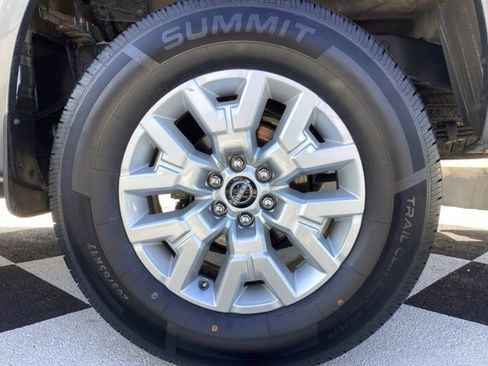 Used 2023 Nissan Frontier SV image 28