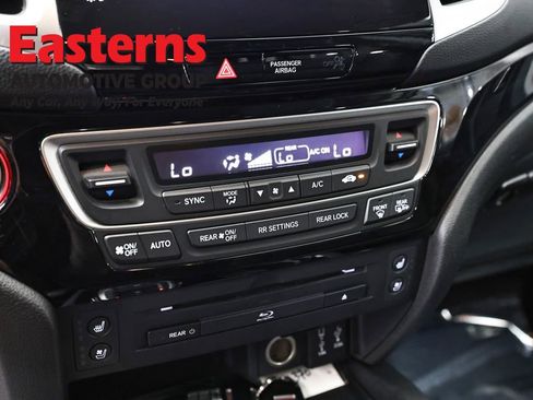 Used 2017 Honda Pilot Elite image 19