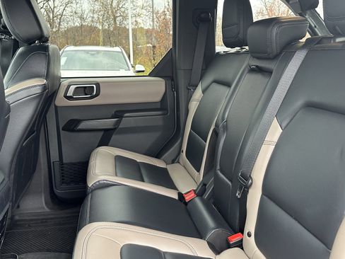 Used 2024 Ford Bronco Wildtrak image 31