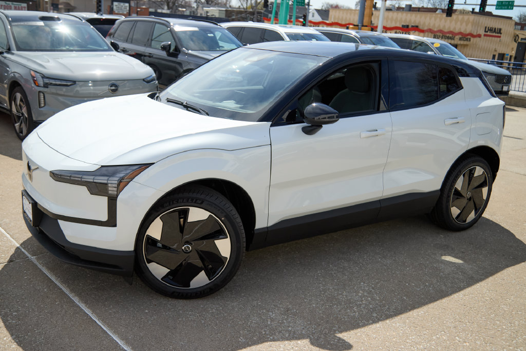 New 2026 Volvo EX30 Plus w/ Protection Package RWD image 4