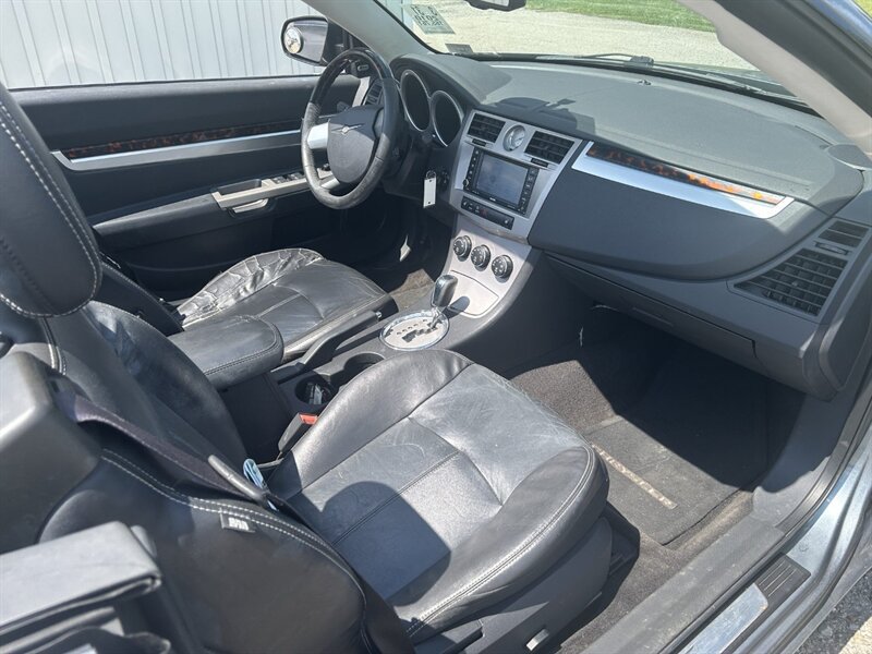 Used 2010 Chrysler Sebring Limited FWD image 22