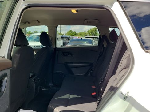 Used 2023 Nissan Rogue S AWD/4WD image 14
