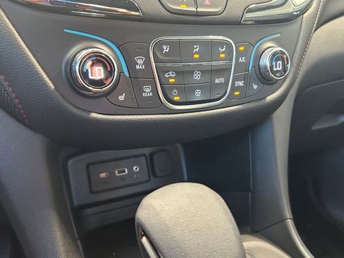 Used 2024 Chevrolet Equinox RS image 39