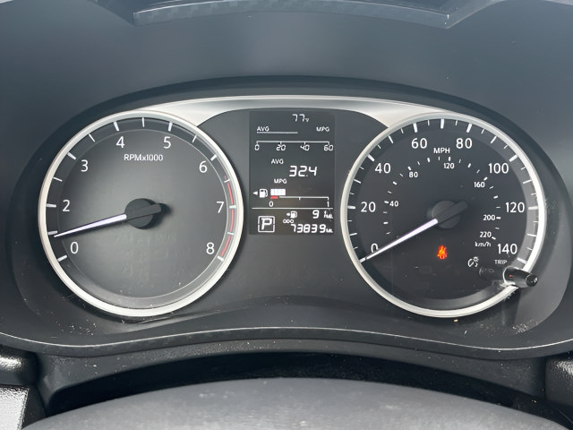 Used 2023 Nissan Versa S FWD image 19