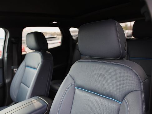 Used 2023 Chevrolet Blazer RS w/ Driver Confidence II Package image 21