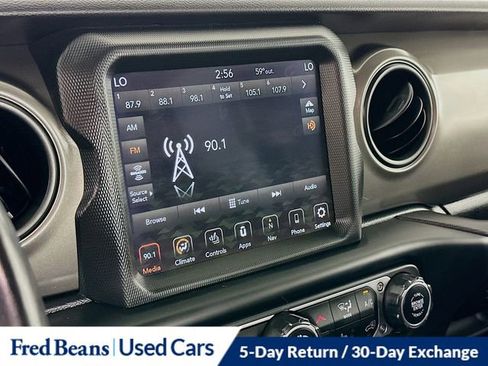 Certified 2022 Jeep Gladiator Willys image 17