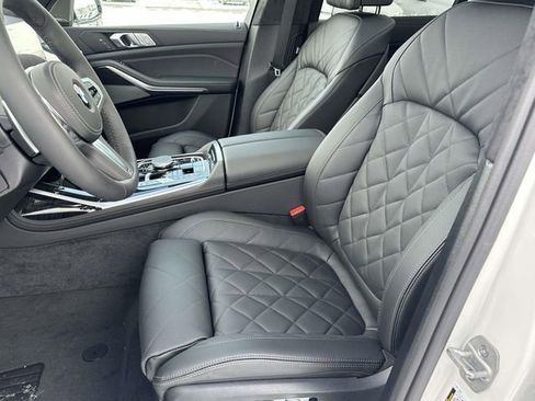 New 2026 BMW X7 xDrive40i w/ M Sport Package AWD/4WD image 14