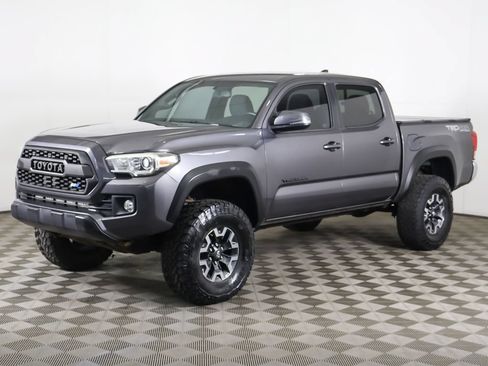 Used 2016 Toyota Tacoma TRD Off-Road w/ Towing Package AWD/4WD image 5