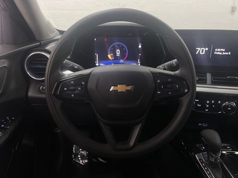 Used 2024 Chevrolet Trax LT FWD image 16