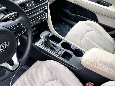 Used 2018 Kia Optima LX w/ 17" Alloy Wheels Package image 16