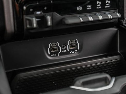 Used 2023 RAM 2500 Big Horn w/ Night Edition AWD/4WD image 33