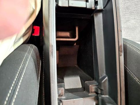 Used 2021 Nissan Rogue SV image 19