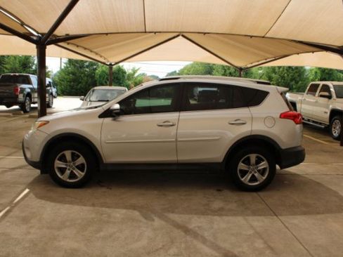 Used 2015 Toyota RAV4 XLE image 4