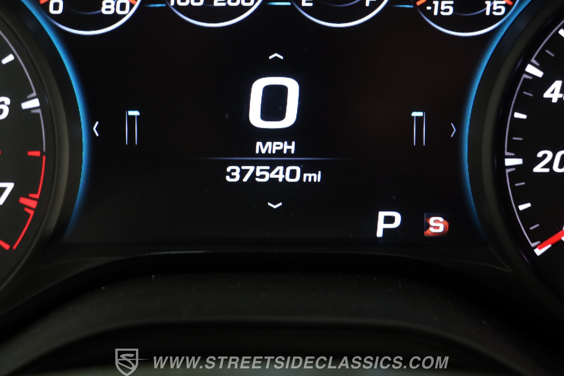 Used 2018 Chevrolet Camaro ZL1 RWD image 38