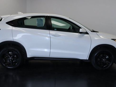 Used 2016 Honda HR-V LX image 6