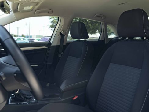 Certified 2025 Volkswagen Jetta S FWD image 16