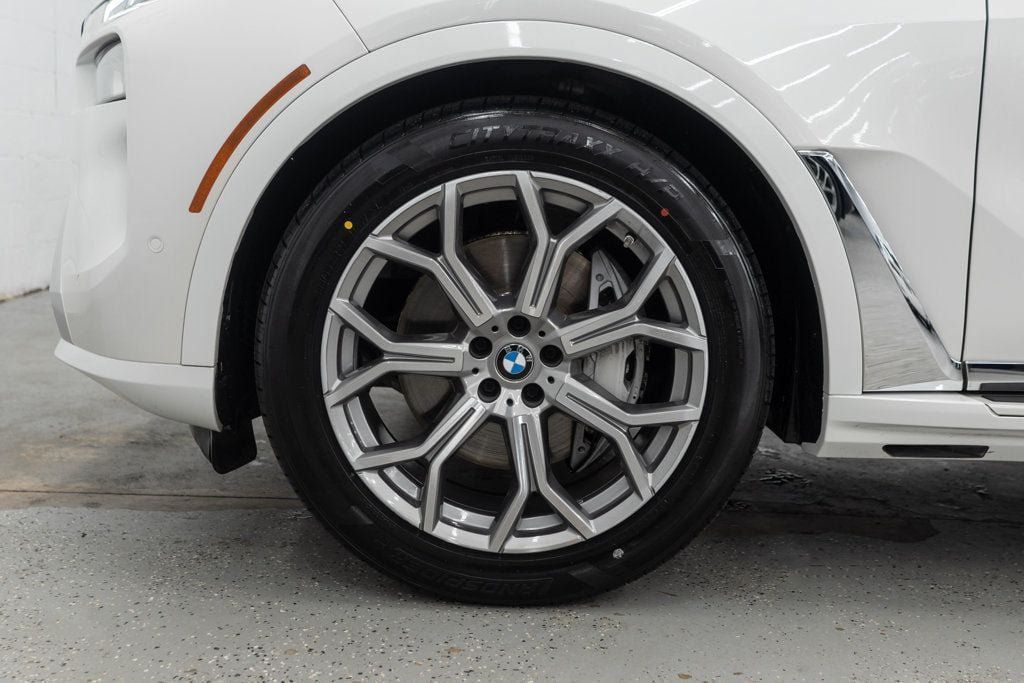 Used 2025 BMW X7 xDrive40i AWD/4WD image 47