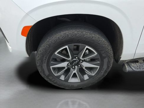 Used 2024 Chevrolet Suburban Z71 AWD/4WD image 36