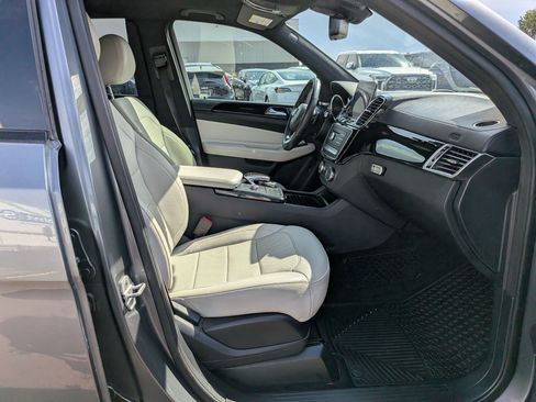 Used 2017 Mercedes-Benz GLE 400 4MATIC image 31