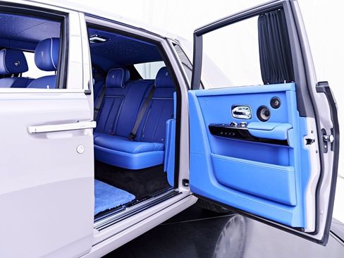 Used 2024 Rolls-Royce Phantom Sedan w/ The Phantom Package RWD image 45