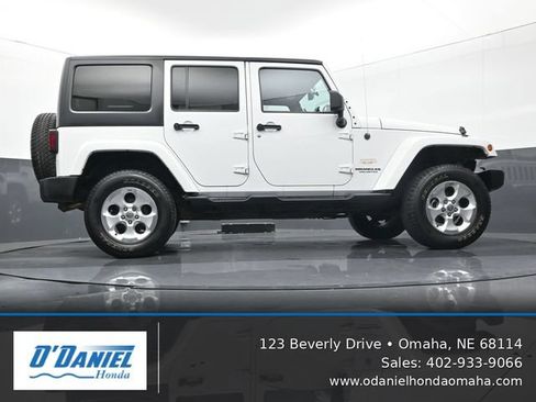 Used 2013 Jeep Wrangler Unlimited Sahara w/ Trailer Tow Group AWD/4WD image 13