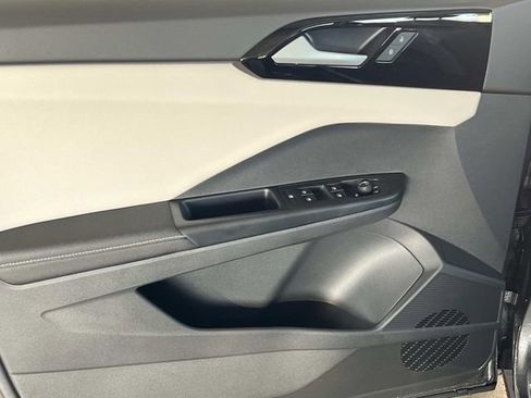 New 2026 Volkswagen Taos S image 9