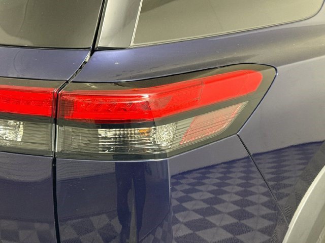 Used 2024 Nissan Pathfinder SV w/ Lighting Package (N92) FWD image 33
